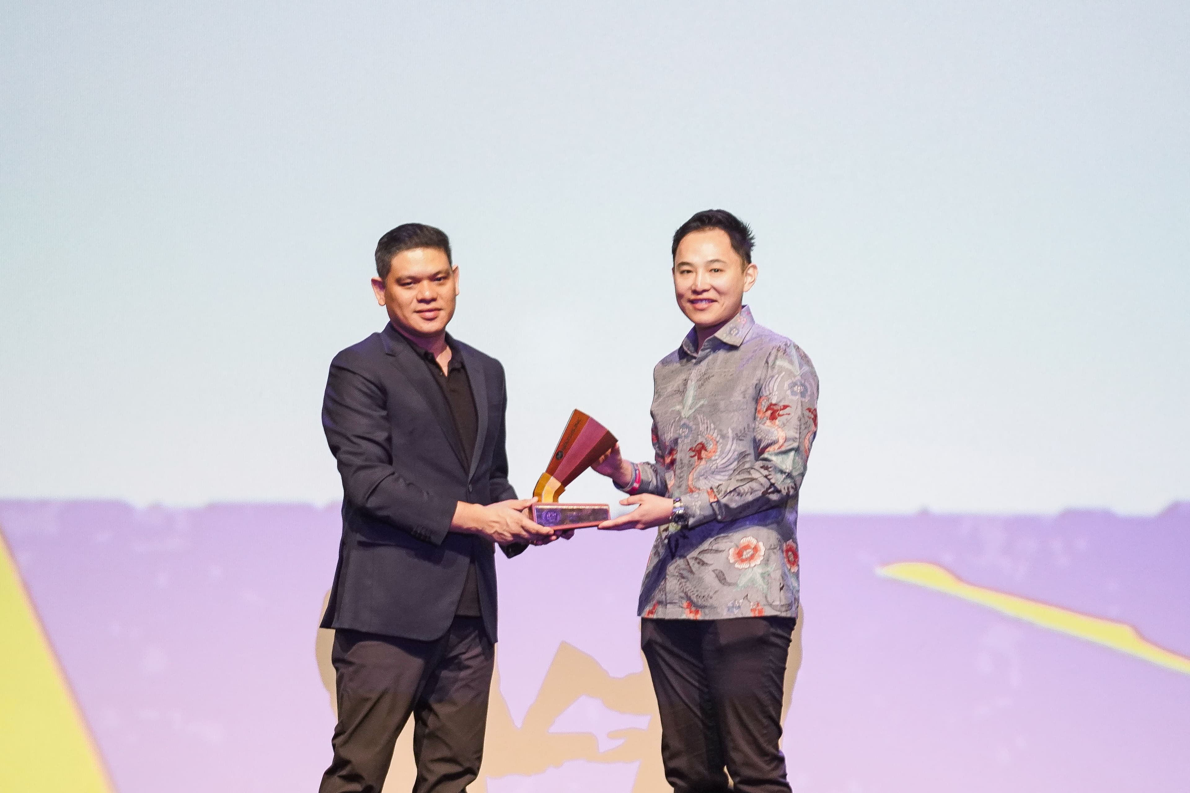 SPayLater Dianugerahi Gold Champion dalam Kategori Paylater di Wow Brand Award 2025